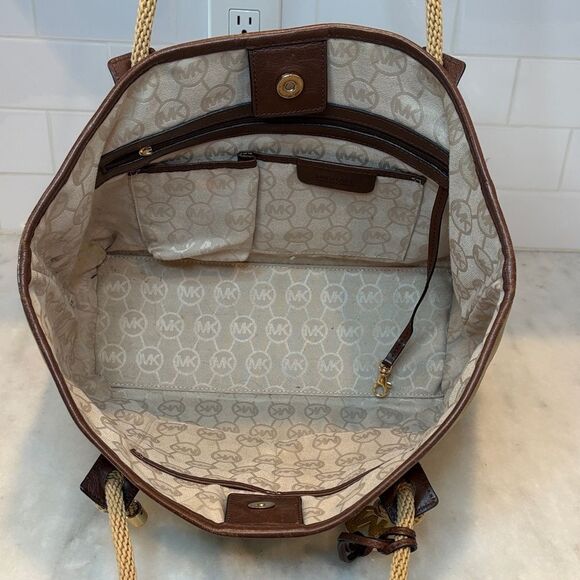 Michael Kors Purse Handbag Marina Large Canvas Tote - HTF Pocketbook - Picture 11 of 15